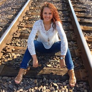 White Soft top with lace sleeves
